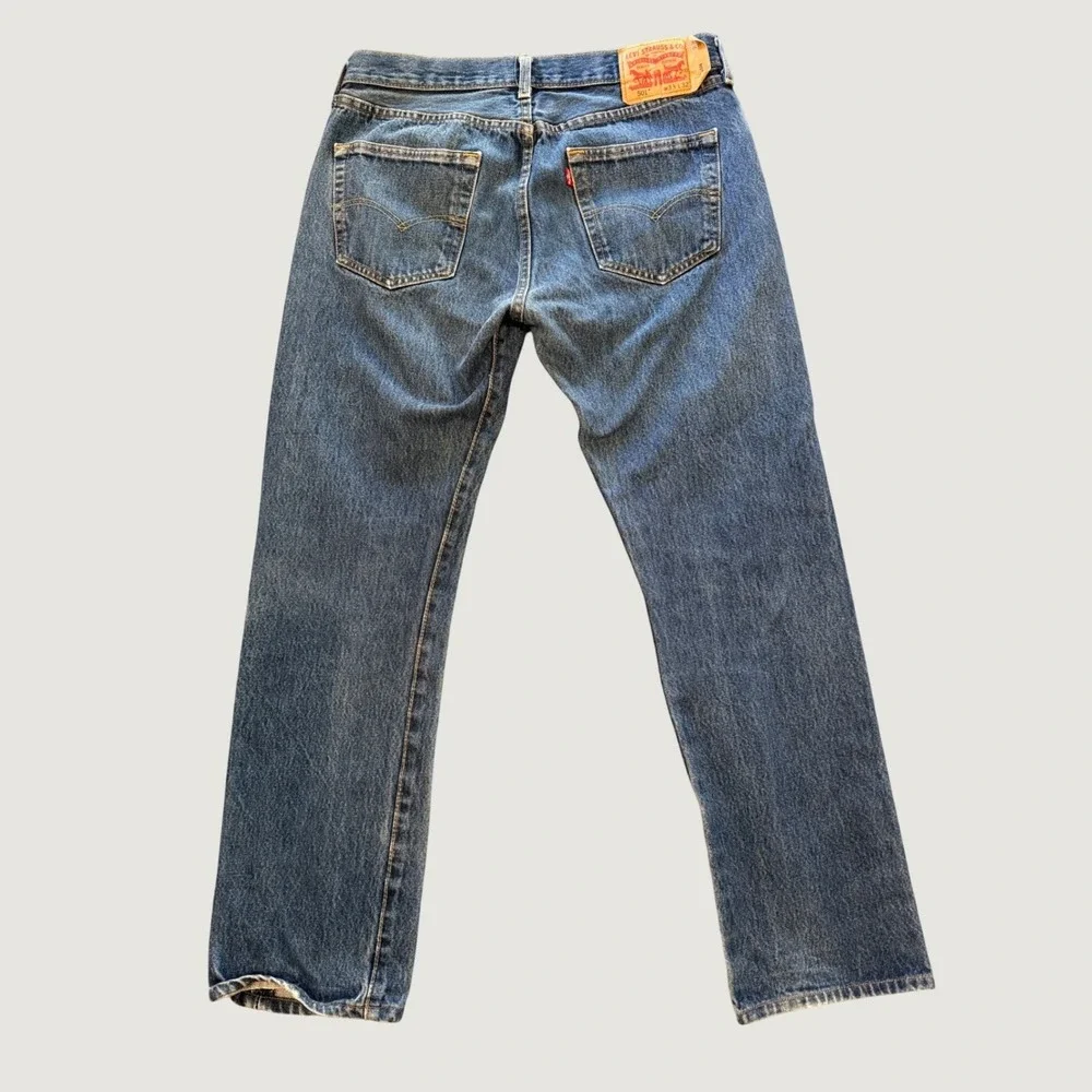 Levis 501 Original Fit Mens Jeans 33x32 Medium Wash Blue Button Fly Straight Leg